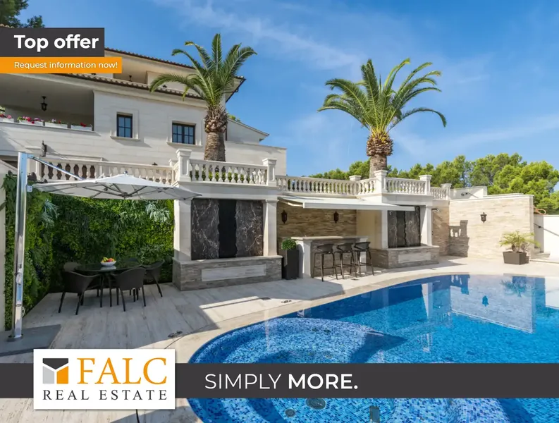 Charming and luxurious villa in Paguera with fantastic sea and mountain views, just steps from a fabulous beach — photo 1
