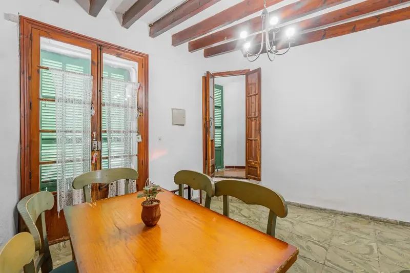 House of 211 m2 for renovation in Inca for sale — photo 5