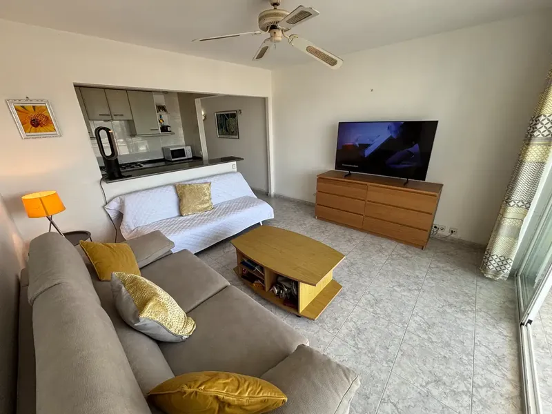 Apartment with terrace and sea views near the center of Santa Ponsa, next to the beach — photo 8