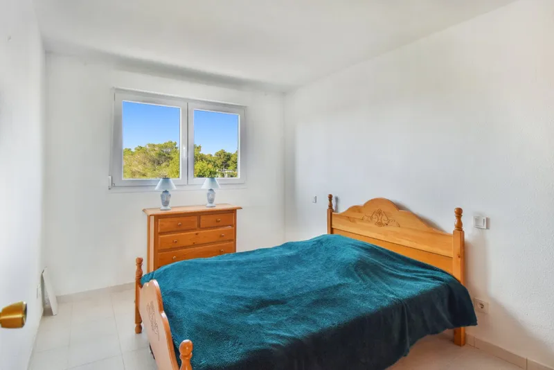 Apartment with community pool — photo 12