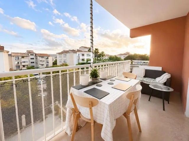 Flat for sale in Son Ferrer, Calvià — photo 1