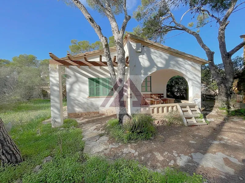 Village house for sale in Santanyi — photo 1