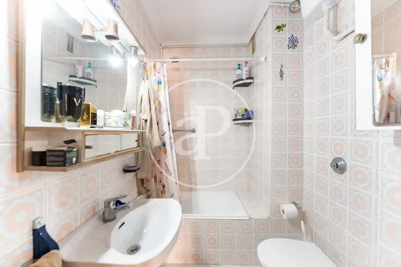 Piso con terraza en venta en Llevant — photo 10