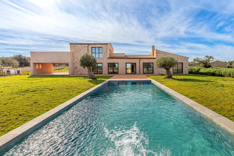Finca in Santanyi - Large pool with house view — photo 1