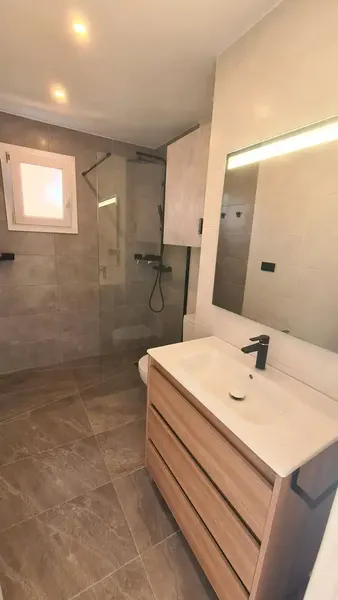 Nice flat in Calvià, Palma Nova area. Living room, 2 bedrooms, 1 bathroom, terrace on the same floor, parking. Option to be delivered furnished. — photo 12