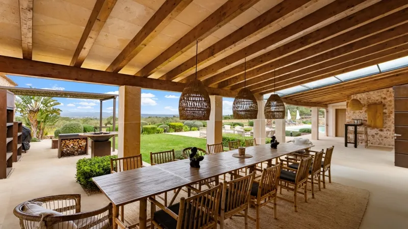Unique retreat with 2 guest houses and panoramic views — photo 8