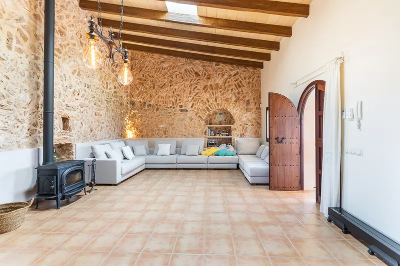 Natural stone finca for rent with 2 bedrooms and pool near Santanyi — photo 10