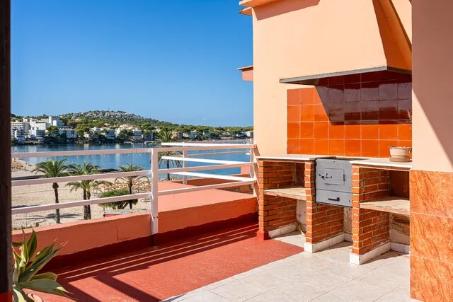 Frontline penthouse to renovate for sale in Santa Ponsa, Southwest Mallorca — photo 3
