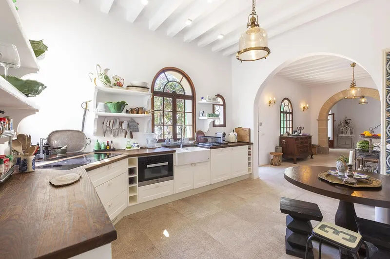Beautiful villa in a quiet residential area near Palma — photo 8