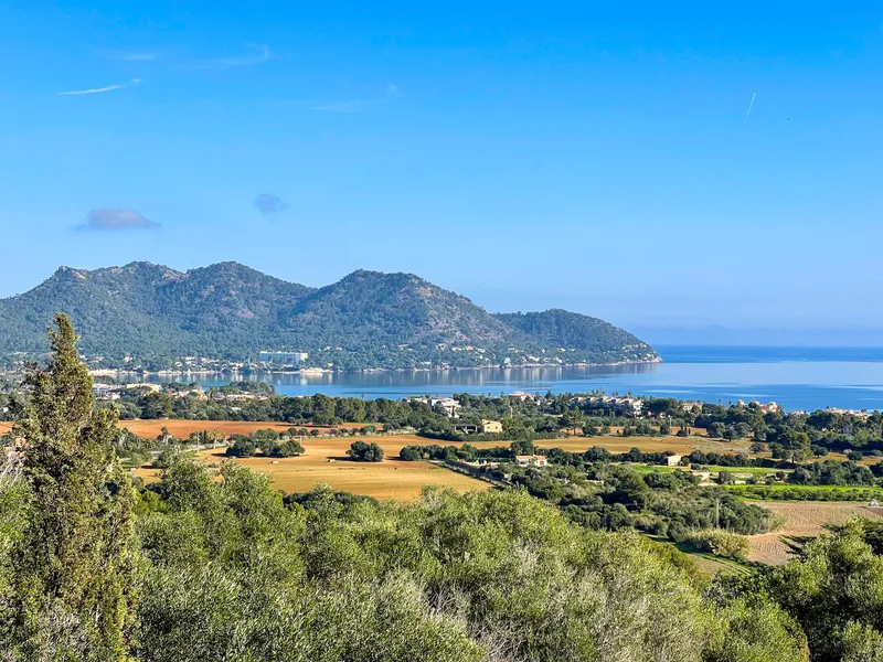 Villa with sea views and the entire bay of Son Servera — photo 1