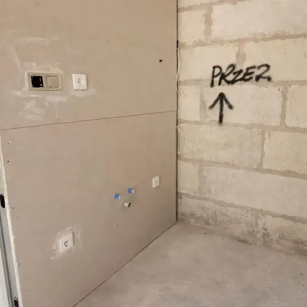 Oportunidad única de inversión en un espacio versátil cerca de la academia de Rafa Nadal Este inmueble, registrado como almacén-garaje, ofre — photo 3