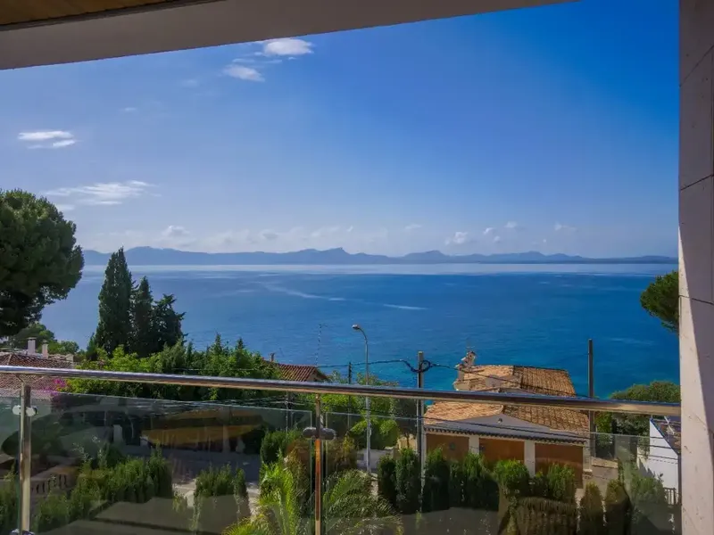Chalet in Alcanada with impressive sea views and holiday rental license — photo 7