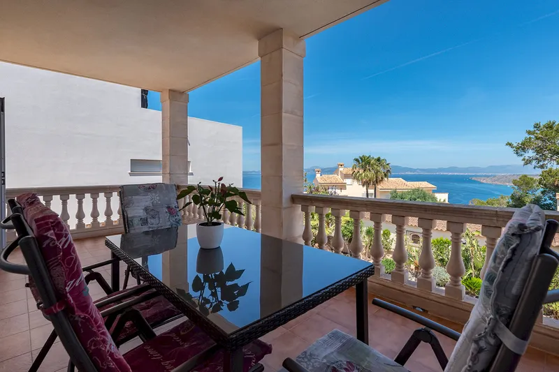 Villa with rental license and stunning views of the coast of Palma in second sea line — photo 8
