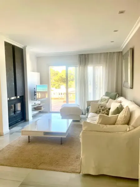 Seafront house in Cala Mendia – Long-term rental — photo 8