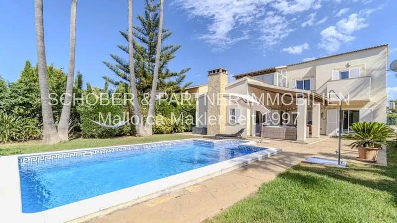 220m² villa with 5 rooms, 4 bathrooms and pool for sale — photo 3