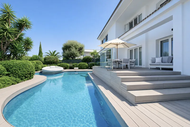 Beautiful family villa in a prestigious location in Nova Santa Ponsa — photo 1