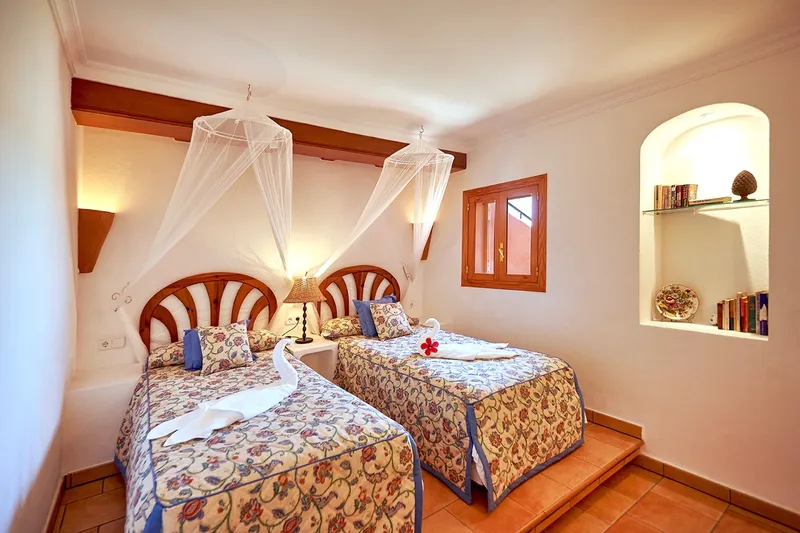 Villa with two separate apartments with rental license in prime location — photo 10