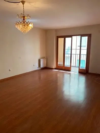 Piso de 3 habitaciones en venta en Centre, La Missió — photo 2