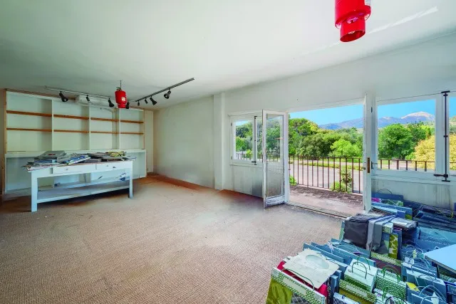 Versatile business premises for sale in Pollensa, Mallorca — photo 10