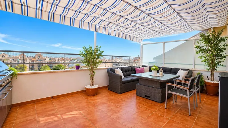 Penthouse with large terrace and private solarium in Palma — photo 1