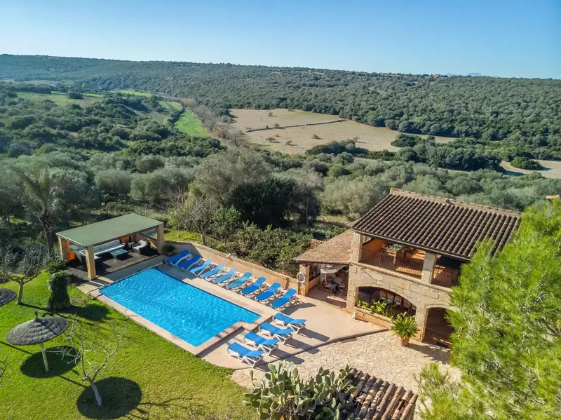 These two estates offer a unique opportunity for investors or families seeking an idyllic property with a rental license in Mallorca — photo 7