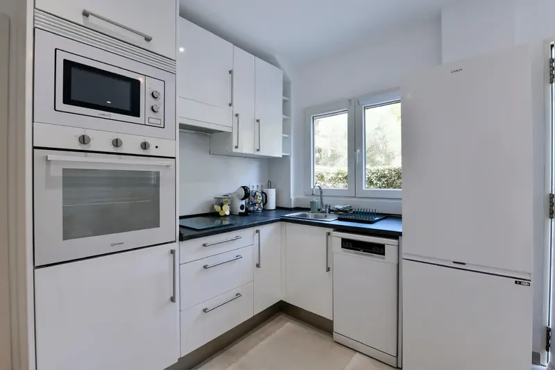 Discover this cozy apartment in one of the best areas of Paguera, ideal for a temporary stay in Mallorca — photo 8