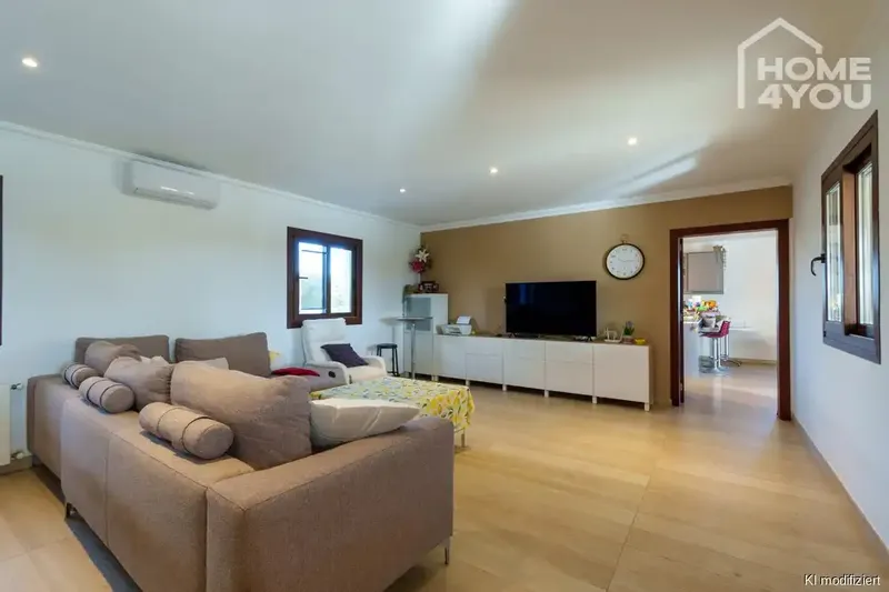 Modern finca with 16,600 m² plot, 7 bedrooms, pool and high-quality furniture — photo 4