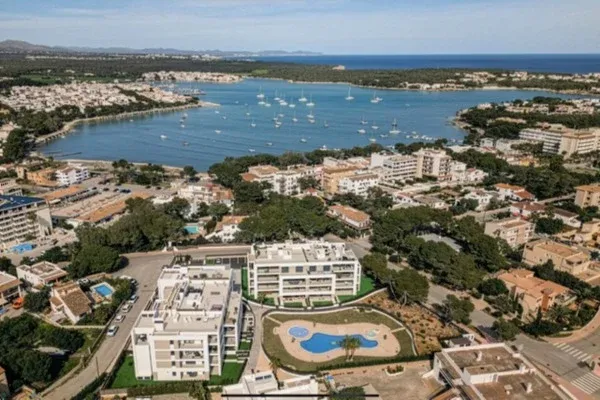 Ground floor apartment with private garden in Portocolom — photo 1