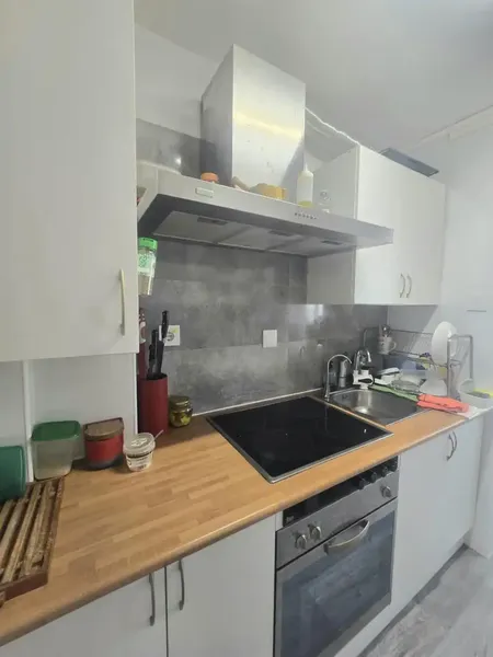 Piso reformado, solo falta cambiar ventanas a climalit. — photo 5