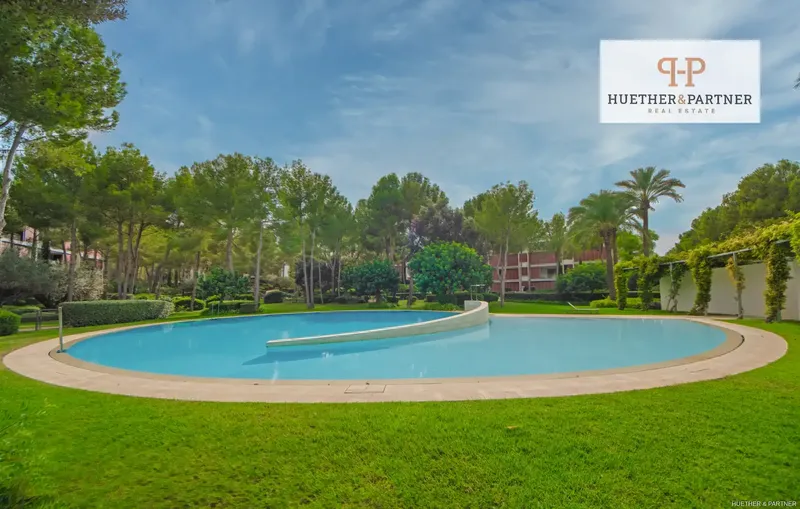 This elegant penthouse is located on the second floor of an exclusive gated residential complex in the coveted area of Bendinat, a few steps from the sea. — photo 2