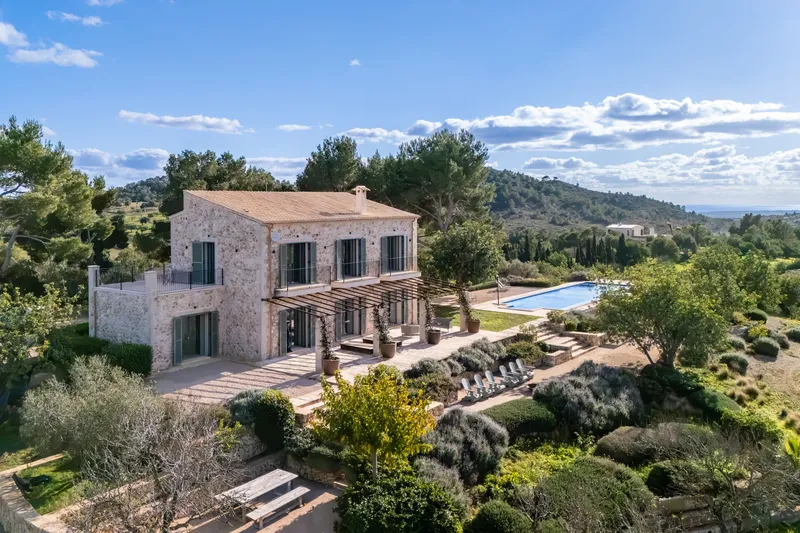 Luxury finca with pool and sea views near Portocolom — photo 2