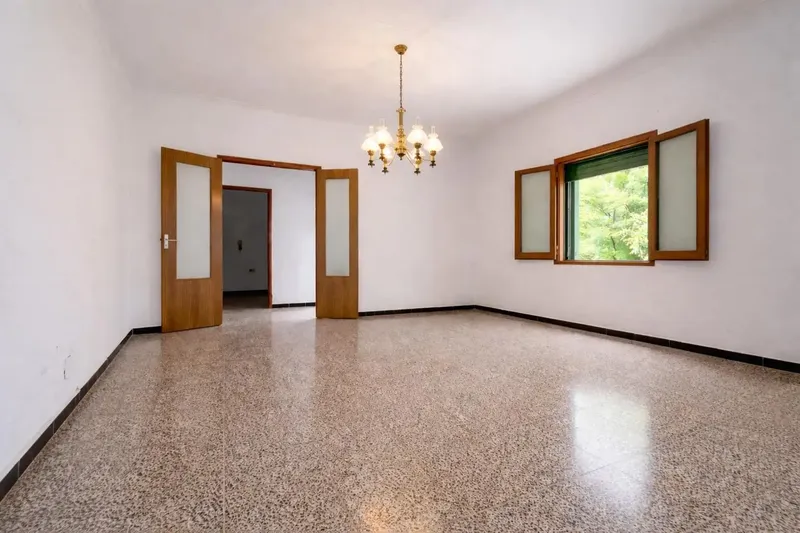 We present this charming ground-floor property with great potential, located in Son Amonda, one of the most sought-after and highly regarded residential areas — photo 3