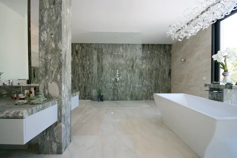 Modern luxury family villa — photo 12