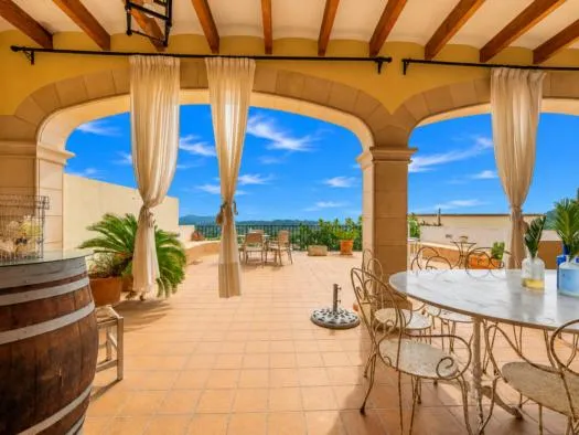 House, 5 beds, 541 m² — photo 1
