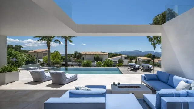 Stylish coastal villa with sea views for sale in Bonaire, North Mallorca — photo 3