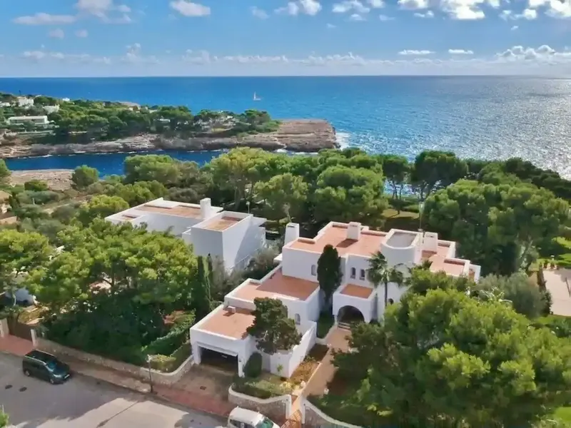 Exceptional first-line villa in Porto Petro with direct access to the sea in an unbeatable location, just a 15-minute walk from — photo 5