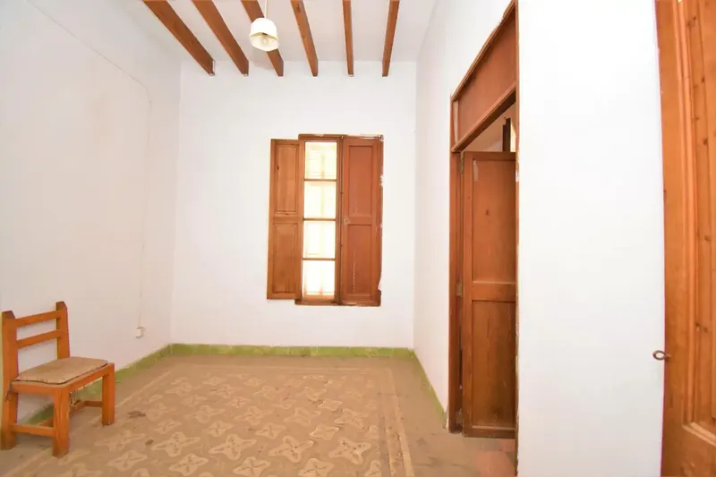 Emblematic building of 374 m2 built for sale in Muro, ideal for renovation. — photo 5