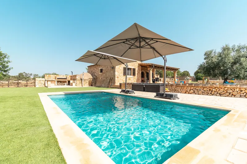 Natural stone finca for rent with 2 bedrooms and pool near Santanyi — photo 2