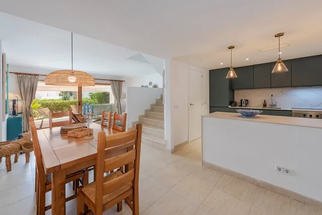 Luxury townhouse with communal pool for sale in Puerto Pollensa, North Mallorca — photo 8
