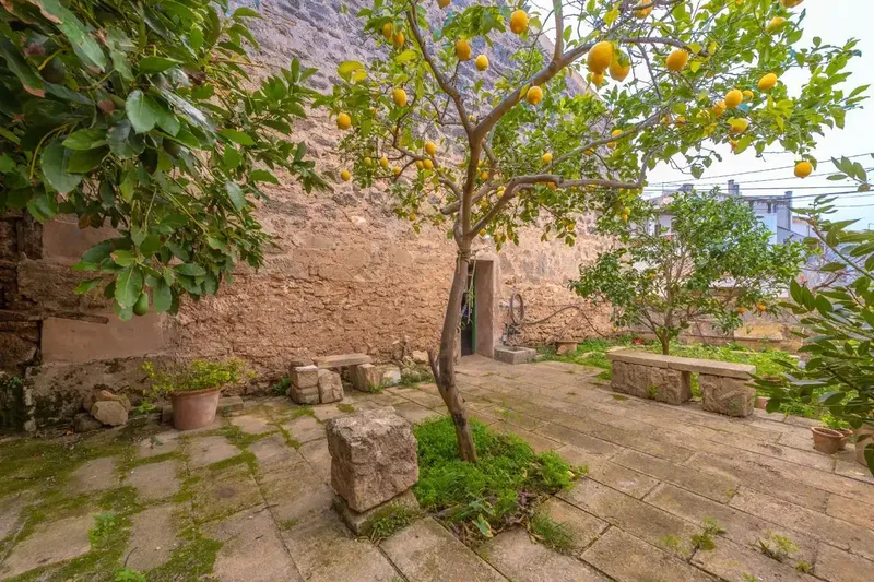 House in the center of Capdepera that preserves the charm of its historic architecture — photo 10