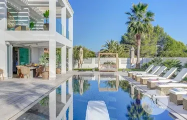 Modern Luxury Home with Sea Views, Jacuzzi and Exclusive Design, A Few Meters from the Beach in Puerto de Pollença — photo 4