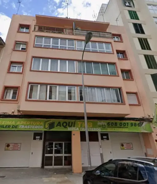 Apartment at auction of 120m2, consisting of entrance hall, corridor, kitchen, dining room, 3 bedrooms and 2 bathrooms. — photo 1
