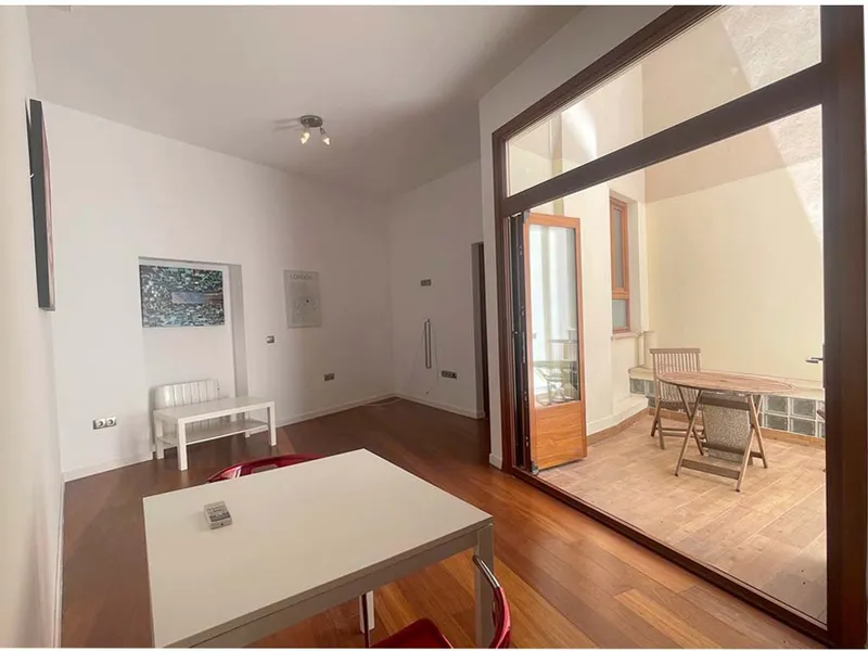 Apartment with private patio, one bedroom, New Courthouse area, Palma Old Town — photo 2
