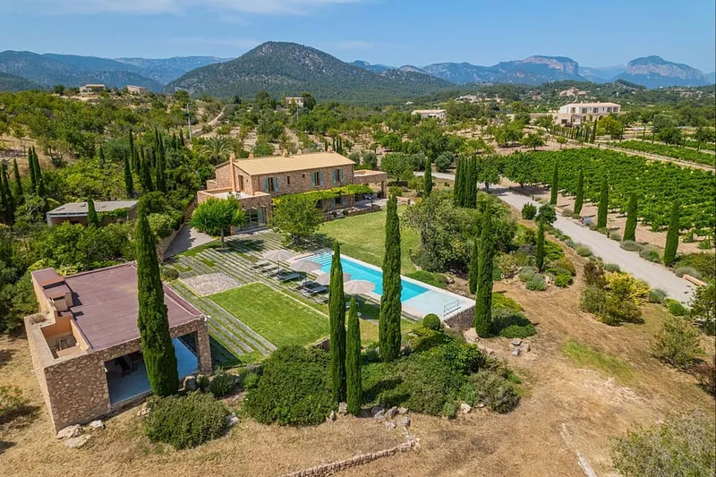 State-of-the-Art natural stone country estate for short term rental — photo 2