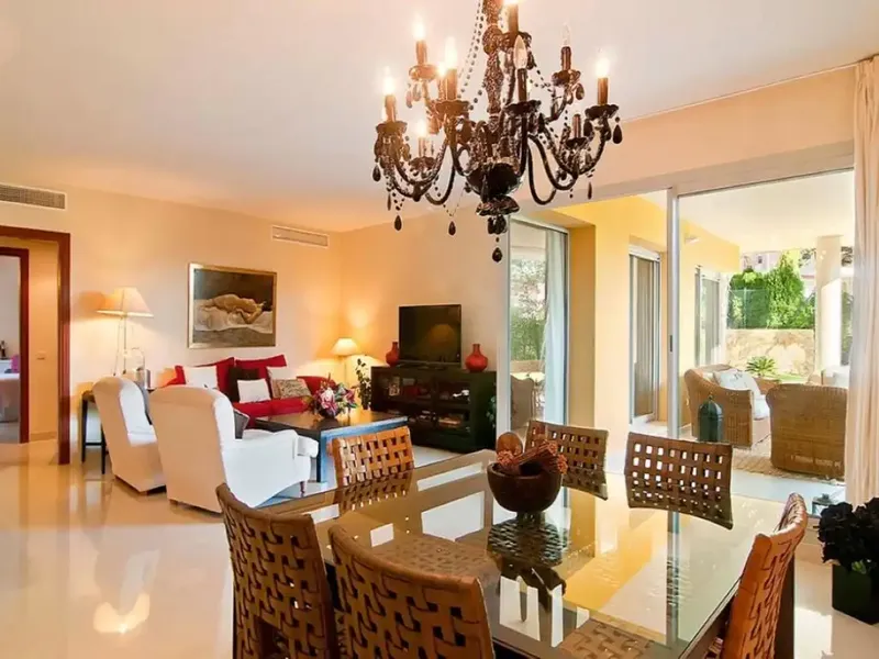Elegant ground floor apartment in an impressive residence in Sol de Mallorca, a small coastal town in the southwest of Mallorca — photo 3