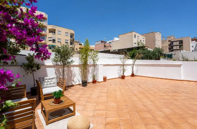 An investment opportunity in a real estate asset of approximately 300 m2 built, conceived as a boutique coliving or — photo 3