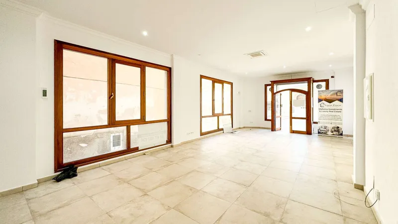 Top commercial premises in the center of Felanitx directly at the town hall — photo 9