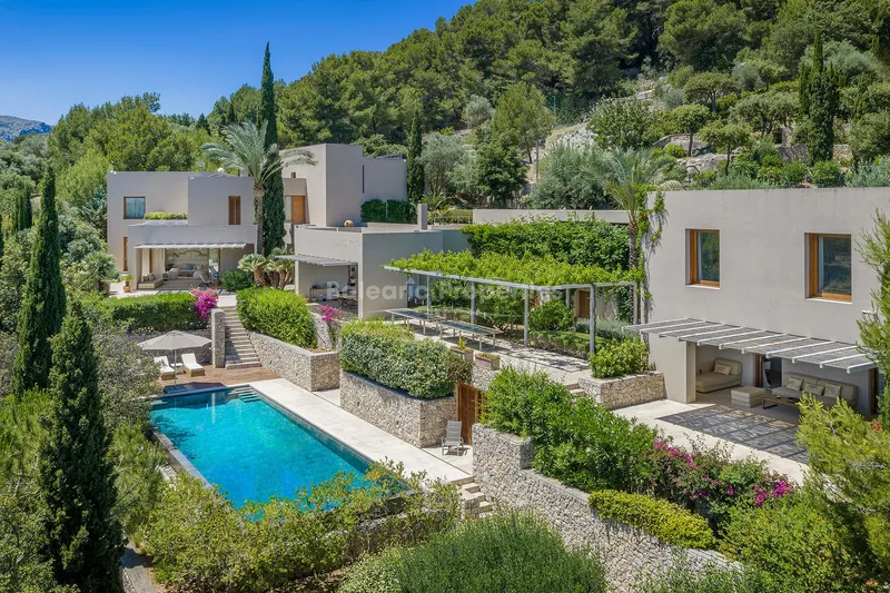 Exceptional front line golf villa for sale in Pollensa, North Mallorca — photo 1
