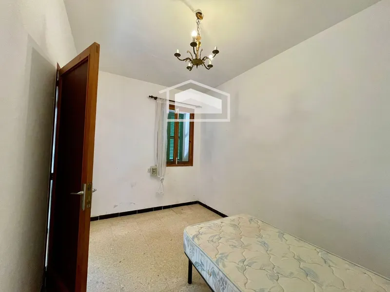 Village house with historic character and great renovation potential in Ses Salines — photo 7