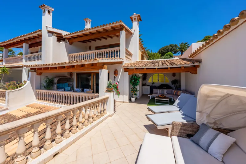 Duplex penthouse in Mediterranean complex with breathtaking sea views - overall view of the property (15638) — photo 1